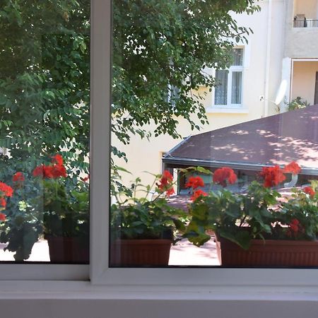 Нестандартно Бутиково Студио За Двама Романтика Varna Buitenkant foto